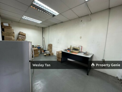 Taman Teknologi Cheng Factory / Warehouse For Sale