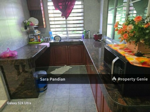 Spacious Corner Bungalow at Kg Tawas Ipoh