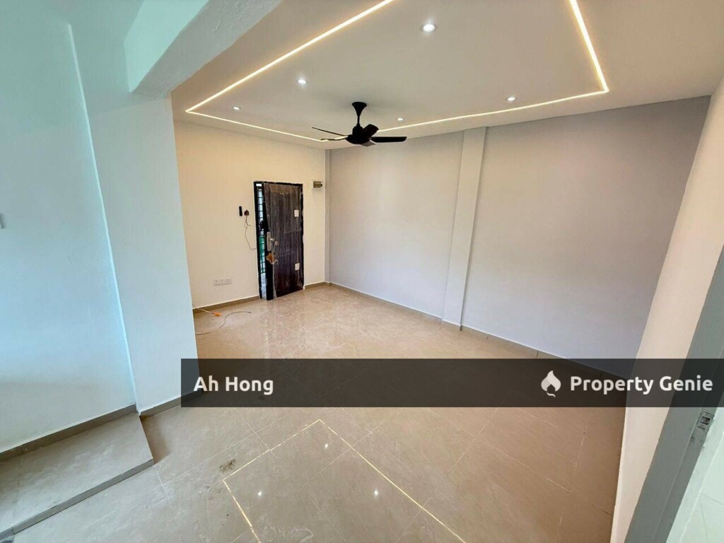 Full Loan / Kangkar Pulai Flat / Merak / Renovated / Freehold