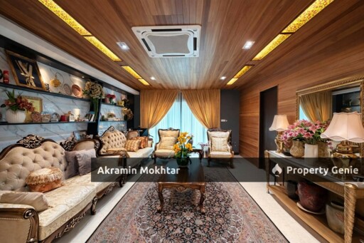 Freehold, Renovated & Partially Furnished | Double Storey Bungalow Saujana Villa, Kajang
