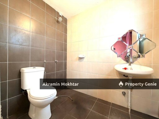 FREEHOLD, LOW LEVEL, RENOVATED & 2 PARKING | DE BAYU APARTMENT SETIA ALAM