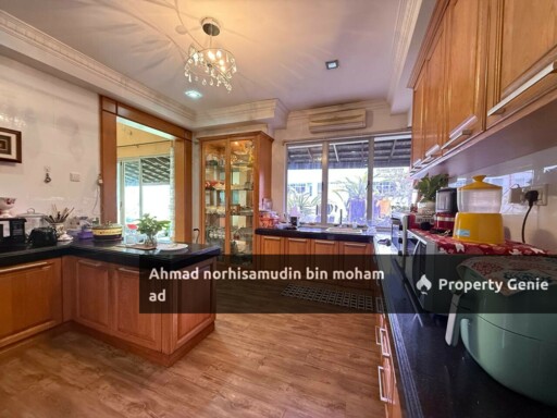 [CORNER LOT] 3 Storey Semi-Detached House, Laman Seri, Seksyen 13 Shah Alam.
