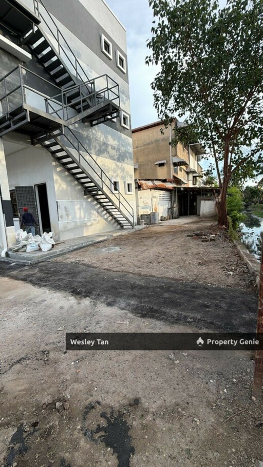 Kota Laksamana Commercial Build Near Jonker Grd Floor 29x80 For Rent