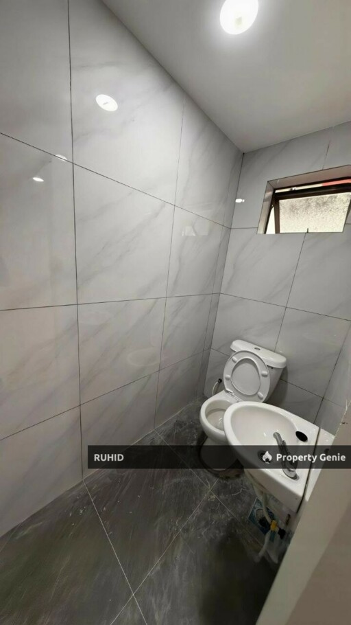 Fully Renovated Freehold Double Storey House | Johor Jaya | 3R3B