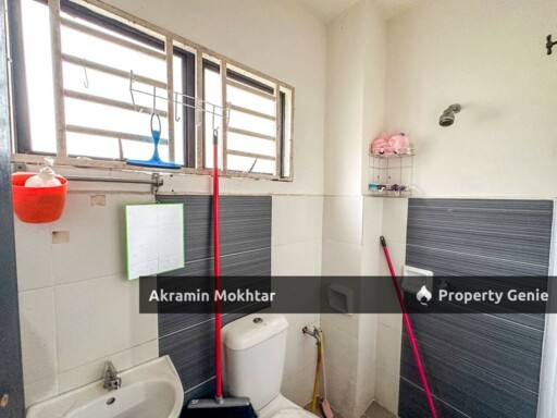 Freehold | 2 Storey CORNER LOT TAMAN SEMENYIH PARKLANDS, BERANANG