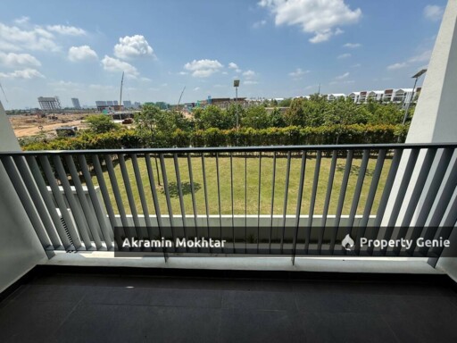 FULLY RENOVATED & PARTIALLY FURNISHED |  GAMUDA 25.7  Lucent Residence @ Twentyfive.7 Two storey Semi D Corner Lot (Cul De Sac)