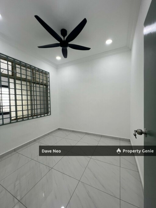 Jalan Kebangsaan • Taman Universiti • 1-Storey House • Corner Lot