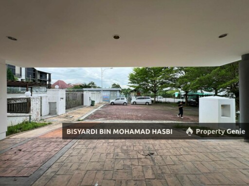 RENOVATED 3 STOREY SEMI DETACHED, LAKEHILL VILLAS BANDAR BARU BANGI, BANGI .
