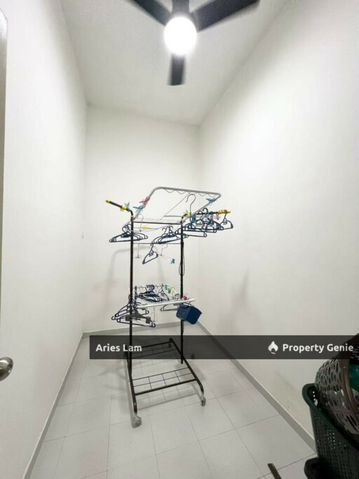 Corner Lot @ Kempas Utama / Double Storey Cluster House / Near Setia Tropika