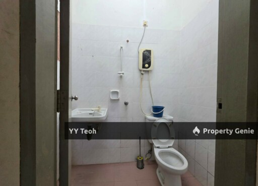 CORNER Golden Shower Condo Ruby 2R Unit｜LVL 3