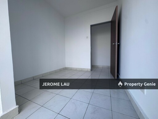 Residence larkin indah