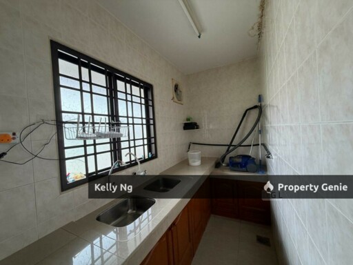 1 Sty Endlot House At Jenjarom For Rent