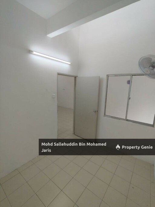 TERES SETINGKAT TAMAN SERI MAHKOTA PERMAI BATU 11  KUANTAN, PAHANG