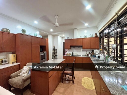 Freehold & Nice Garden | Double Storey Bungalow Kampung Tunku SS1, Petaling Jaya