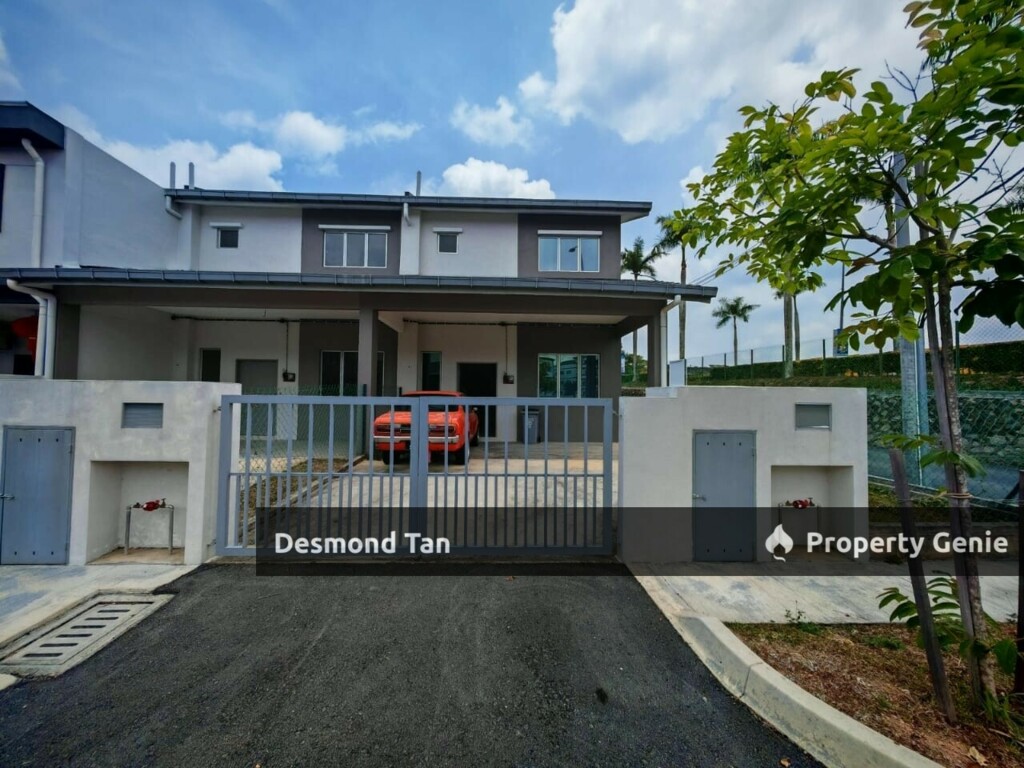 2 Storey Hermoso Forest Height, Broadhill, Arden Hill, Seremban (90% Fully Furnished with Kitchen table top)
