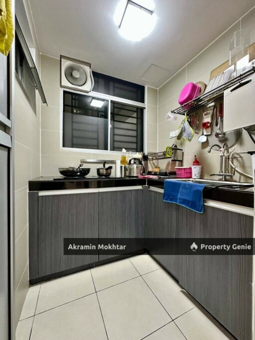 Freehold, Renovated, Partially Furnished & 2 Parking | Apartment Seri Kasturi, Setia Alam For Sale