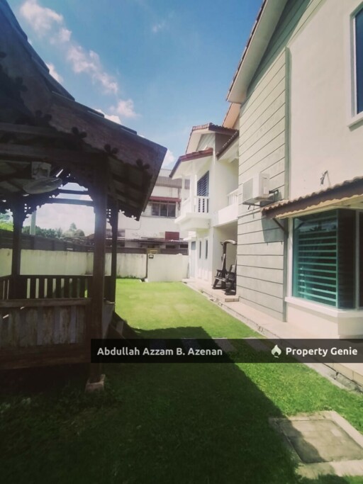 DOUBLE STORY CORNER LOT ! FULLY FURNISHED