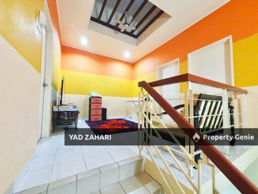 Taman Bukit Subang, Shah Alam | 2-Storey Terrace 4 Bedrooms | RM650K - Fully Extended and Partial Furnished