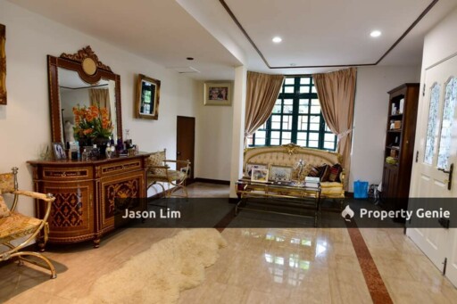 2 Storey Detached House With Swimming Pool