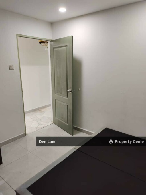 Bukit Cheras Flat KL Near MRT Pangsapuri BLok 8 & 10 For Rent!!