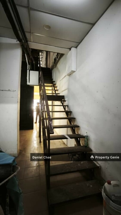 Gerbang Malam Shop for Rent Up n Down 3200only