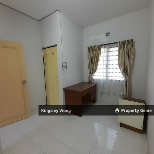Taman Pengkalan Barat 2.5 Storey Terrace House Partial Furnished For Rent