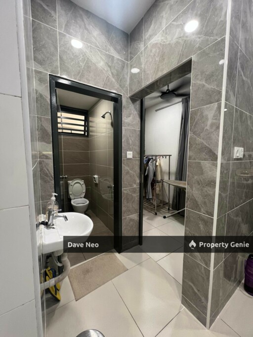 Glenmarie Johor | 2-Storey House | 4+1 Beds 5 Baths | Partial Furnished  | Renovated Unit