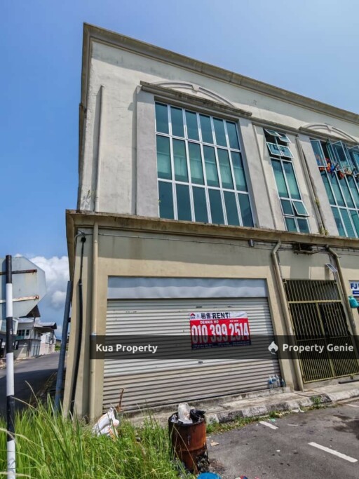 Triple Storey Corner Industrial Lot/Shoplot For Rent at PCC Demak Laut