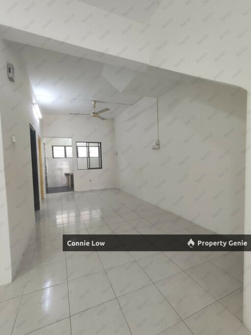 Below Market Value Guarded Pengkalan Tiara Lake Good Condition Double Storey Terrace House