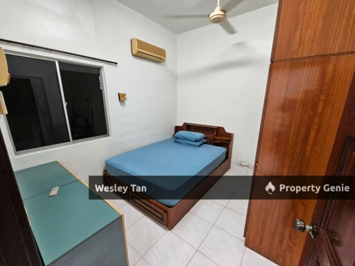 Cheng Lotus 2 Storey Terrace 5 Rooms Partly Furnish Easy Parking Access