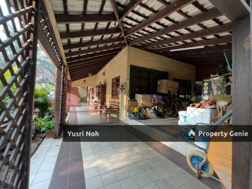 Cornerlot 1.5 Storey USJ 3 Subang Jaya - Huge Land