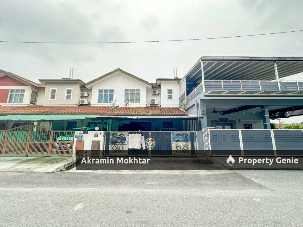 Fully Furnished & Renovated | Double Storey Taman Emas, Dengkil