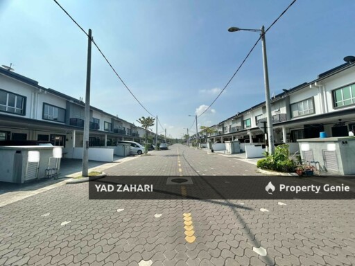 Rentak Perdana, LBS Alam Perdana, Puncak Alam | 2-Storey Terrace 4 Bedrooms | RM450K - Semi Furnished with Good Condition and Gated Guarded