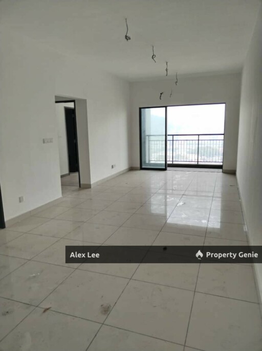 Spacious 3BR Corner @ Holmes 2 | 979sf Mid Floor | Park Views | LRT Walk