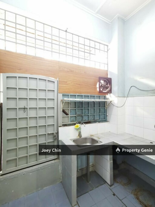 Taman Molek 1 Storey Terrace House For Sale