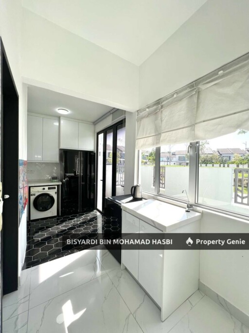 End Lot Extra Land 2 Storey Serenia City Amani, Sepang.