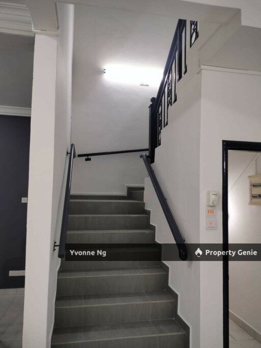 Molek/ 2-Sty Terrace House For Rent/ Nearby Johor Jaya / Ciq /Majidee/Ros Merah