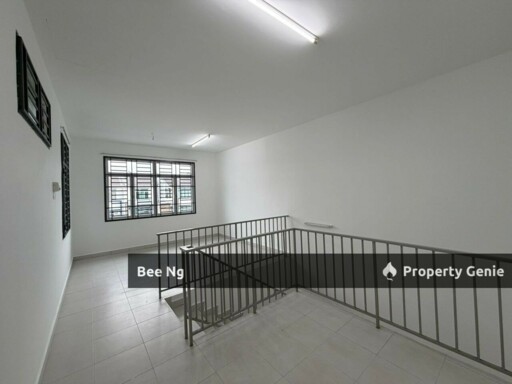 Taman Pulai Mutiara / 2.5 Storey Terrace / Partially Renovated / Super Value