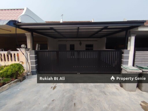 Terraced House in Melaka Tengah With 1200 sqft Size