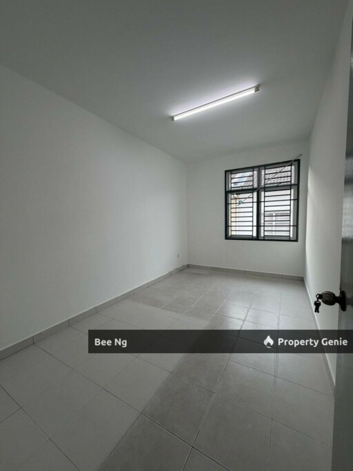 Taman Pulai Mutiara / 2.5 Storey Terrace / Partially Renovated / Super Value