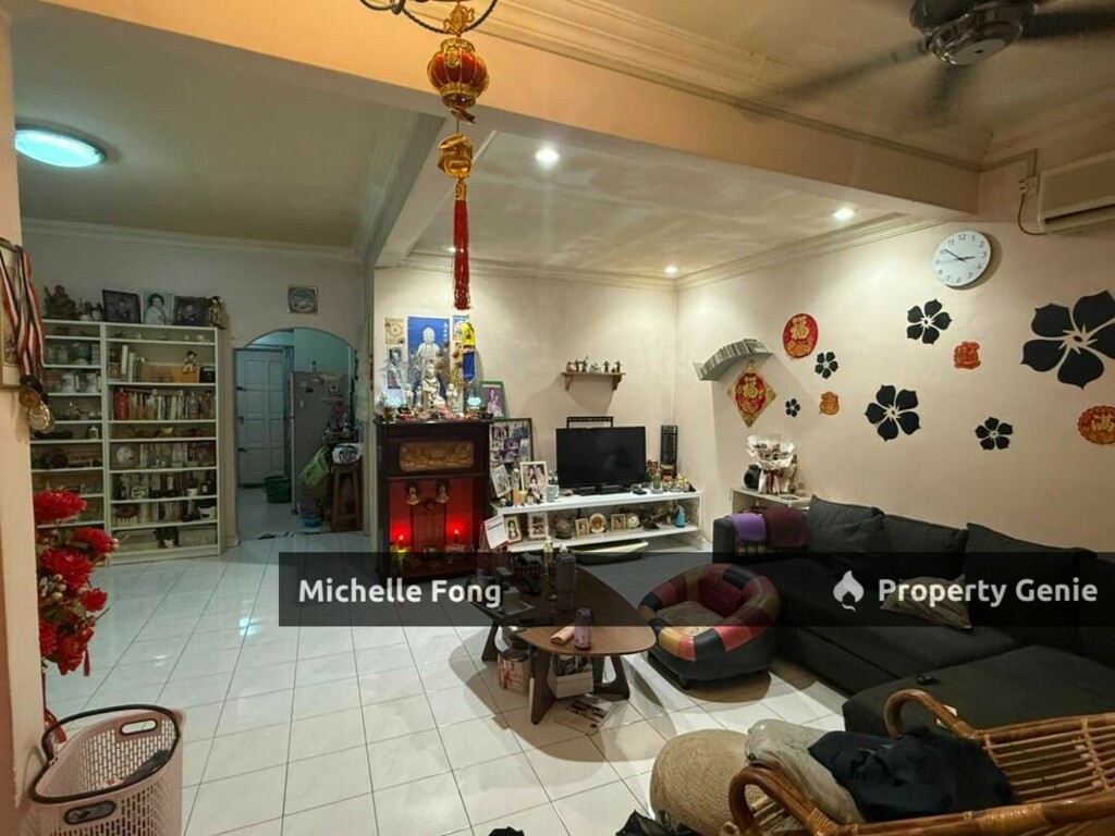 Bandar Seri Alam @ Jalan Gunung / 1.5 Storey Terrace