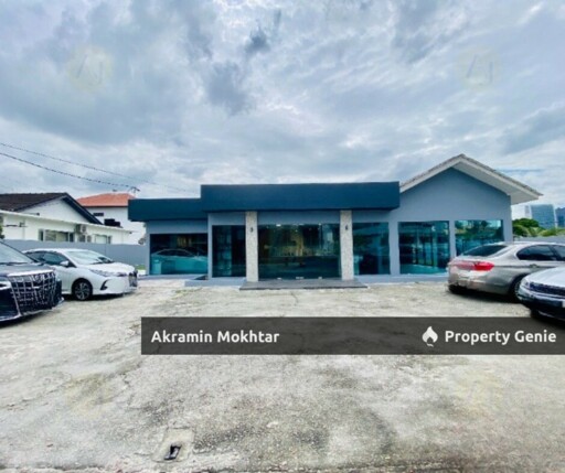 FACING MAIN ROAD | PETALING JAYA SINGLE STOREY BUNGALOW