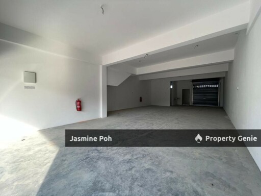 Shop Taman saujana , Kluang For SALE