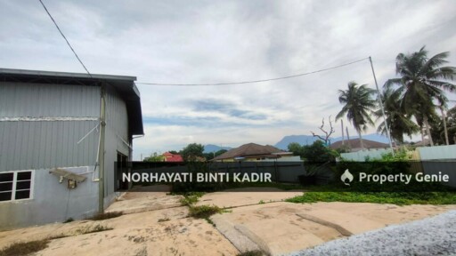 (TURUN HARGA & JUAL HARGA RUGI) TANAH 2 LOT DAN WAREHOUSE TEPI JALAN PANTAI KG SURA TENGAH DUNGUN, TERENGGANU