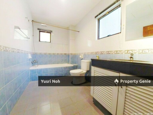 PARTIALLY FURNISHED BUNGALOW DOUBLE STOREY BEVERLY ROW IOI RESORT CITY PUTRAJAYA