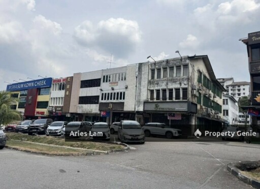 JB Town / Taman Pelangi Whole Block Shoplot /Hot Area