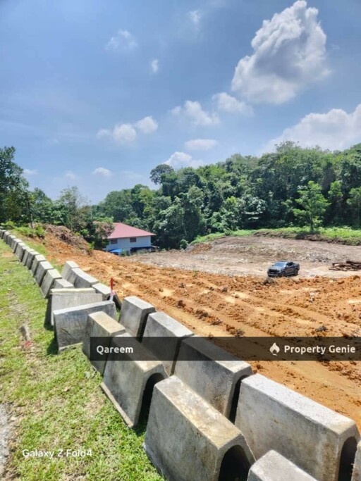 Tanah Strategik 1 Ekar Sungai Pelong Sungai Buloh. Berhampiran Jalan Utama