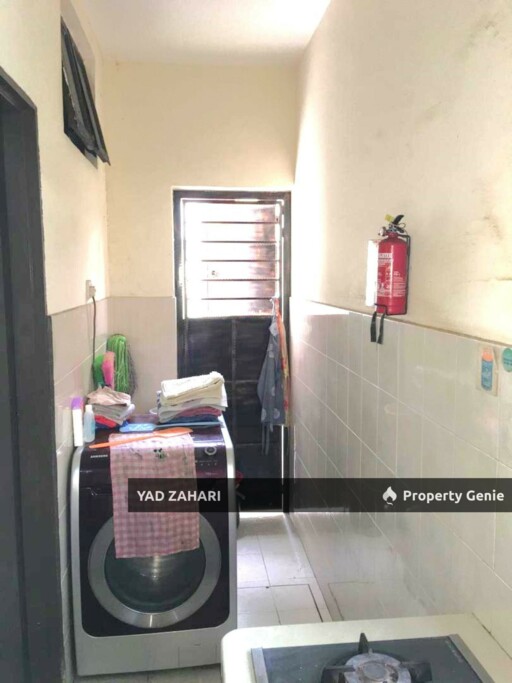 Seksyen 7, Shah Alam | 3-Storey Terrace 5 Bedrooms | RM990K - Below Market and Extended at The Back
