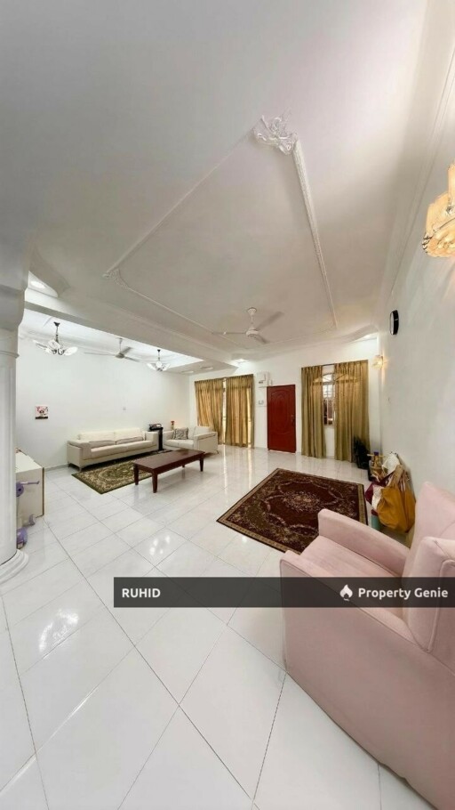 MOVE-IN READY FREEHOLD DOUBLE STOREY TERRACE HOUSE | FULLY EXTENDED | 4 BEDROOMS 3 BATHROOMS
