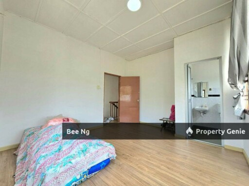 Bukit Indah @ End Lot with Land 2 Storey Terrace